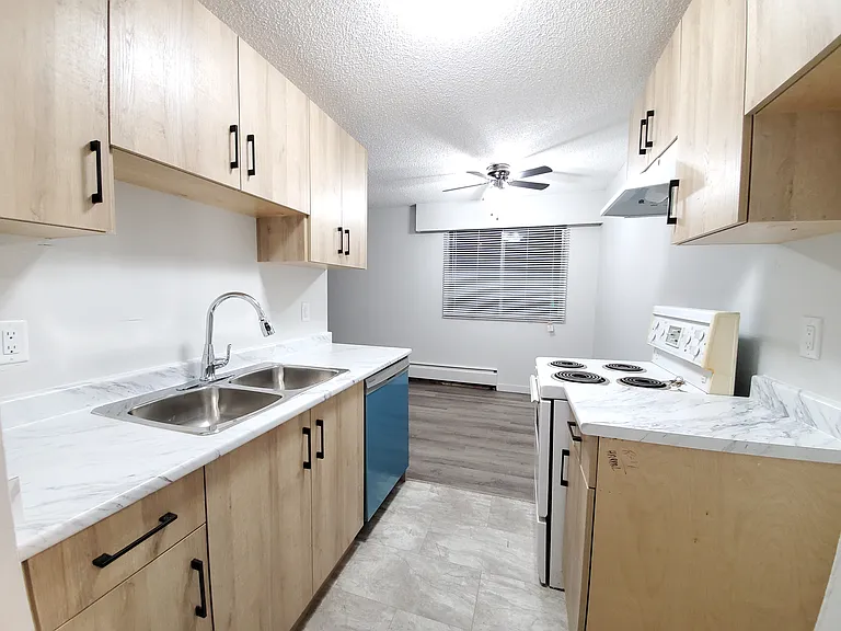 1115 4th Ave — Photo 20