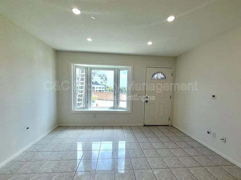 1862 Hanford Dr — Photo 6