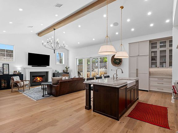 5th image of 808 CANTERBURY HILL ST