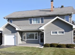 143 Lakewood Dr, Antioch, IL