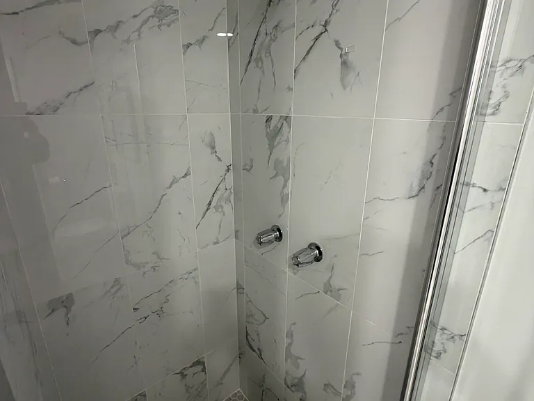 435 Arnaz Dr #200 — Photo 12
