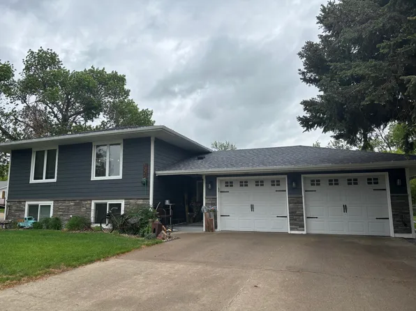 1026 N Poplar Ave, Pierre, SD 57501