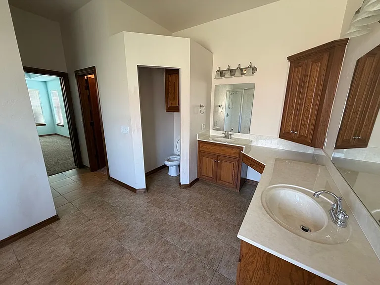 800 Windsor Pl — Photo 16