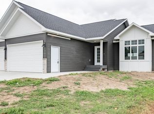 5315 Hendrickson Dr, Bismarck, ND 58504