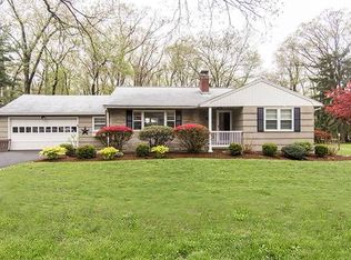 207 W Rocks Rd, Norwalk, CT 06851