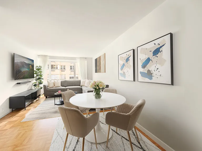 411 E 53rd St #10E — Photo 3
