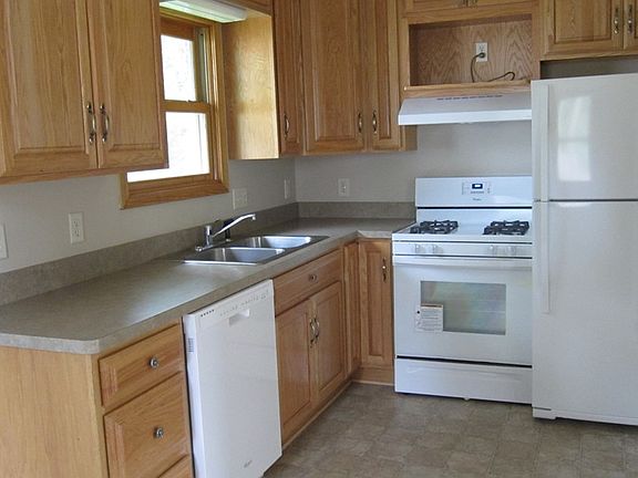 3rd image of 7960 Greenwood Dr