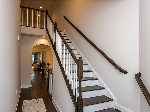5th image of 4754 Dealtrey Dr