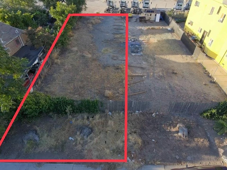 1st image of 606 E 9th St