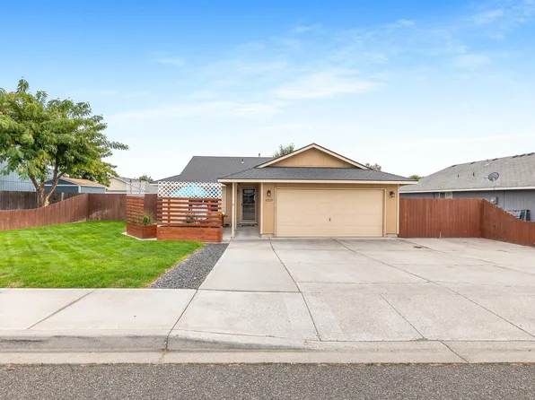 6220 Wrigley Dr, Pasco, WA 99301