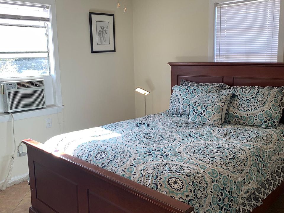 1st image of 3019 Carondelet St #3