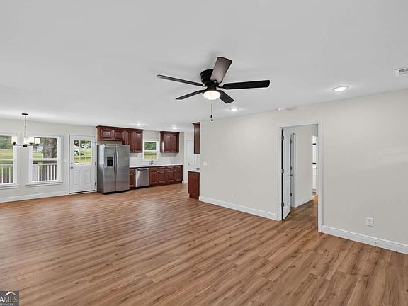 4th image of 1275 Lake Dow Rd
