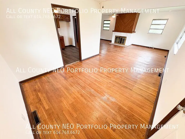 400 S Highland Ave — Photo 6