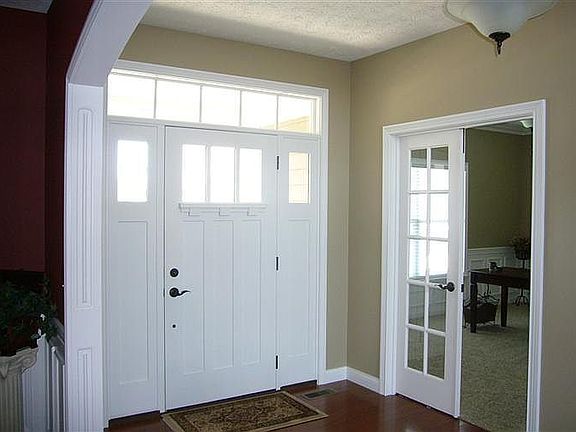 3rd image of 640 Rosecrest Dr