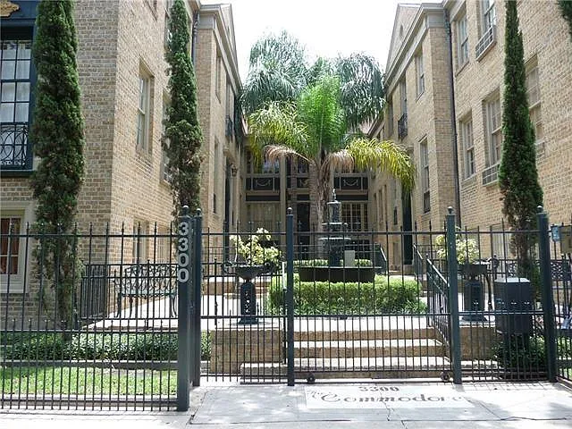3300 Saint Charles Ave #27 — Photo 12
