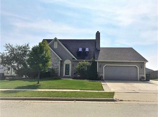8401 Ivanhoe Pl, Sturtevant, WI 53177