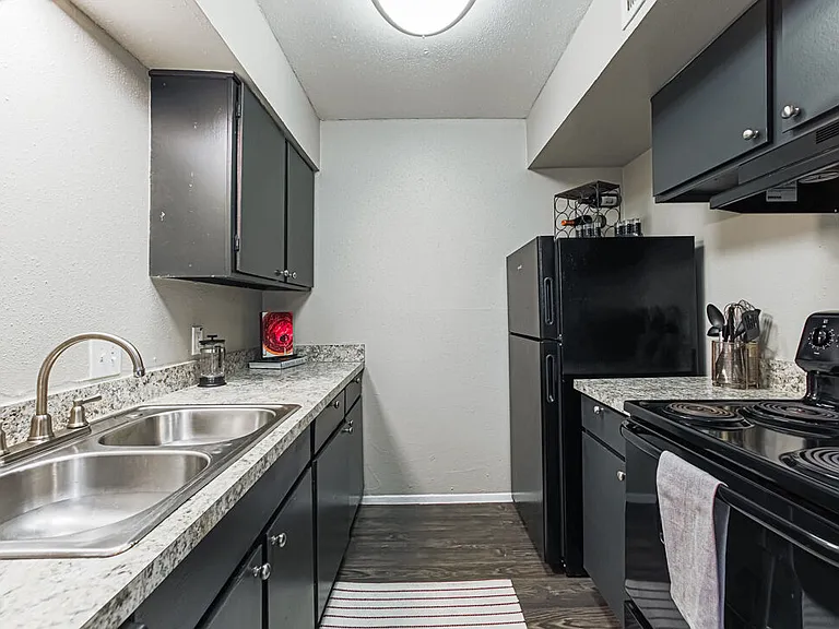 Heights 2121 — Photo 19