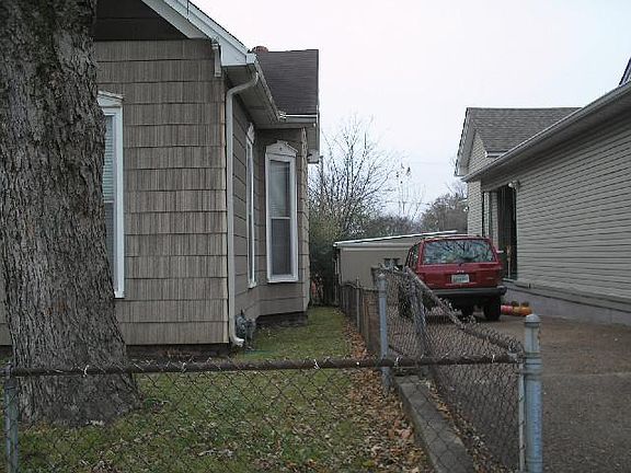 3rd image of 804 Meridian St