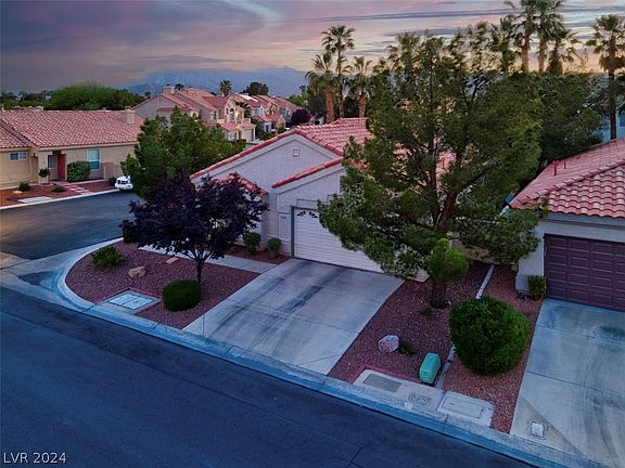 3rd image of 5501 Royal Vista Ln