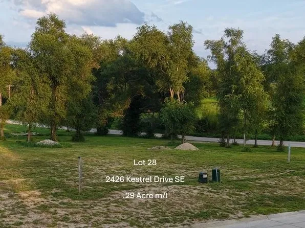 2426 Kestrel Dr SE, Cedar Rapids, IA 52403