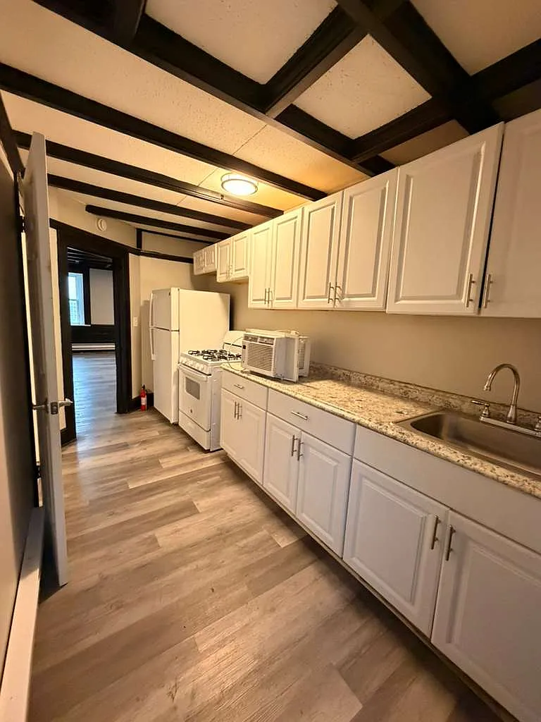 Building Photo - 266 8th St #3