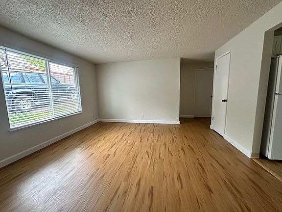 2nd image of 3606 Lincoln Ave APT D