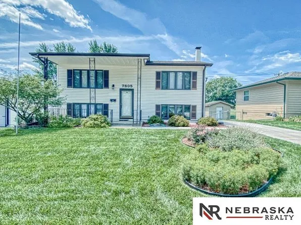 7805 Park View Blvd, La Vista, NE 68128