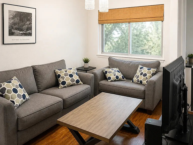 2714 Nueces St #208 — Photo 2