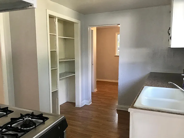 5203 Lester St — Photo 9