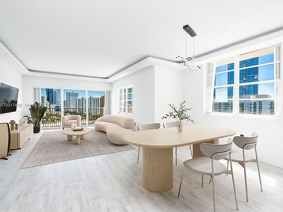 5th image of 300 Bayview Dr APT 2115