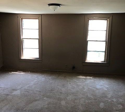3rd image of 264 W 76th St