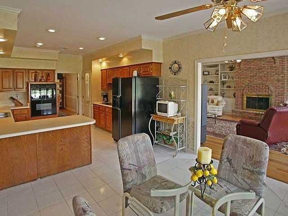 3rd image of 2620 Gwynn Manor Ct