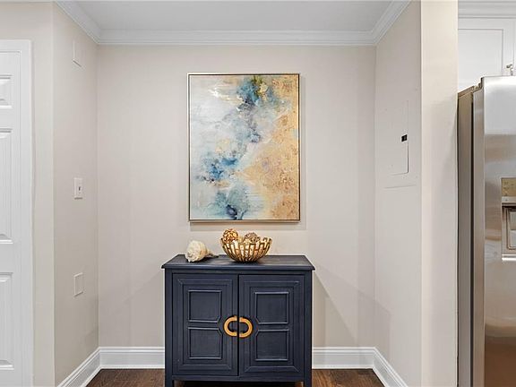 3rd image of 1800 Clairmont Lake Rd