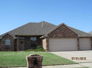 424 E Raleigh Ter, Mustang, OK 73064