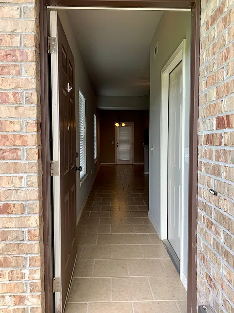 2005 Azlin Pl - D — Photo 2
