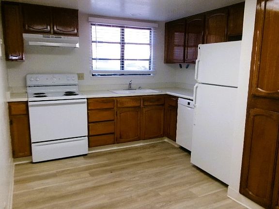 4th image of 2939 De La Vina St APT B