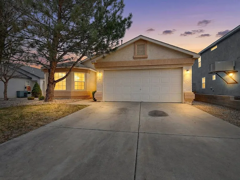 3019 Glorieta Meadows Dr NE — Photo 3