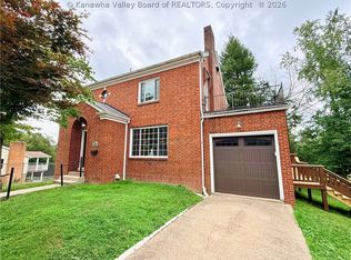 1026 Oakmont Rd, Charleston, WV 25314