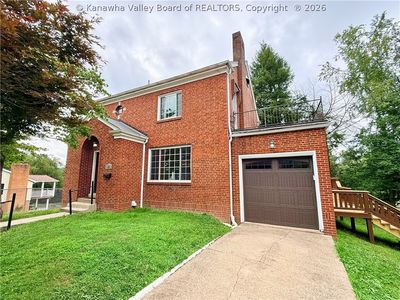 1026 Oakmont Rd, Charleston, WV, 25314