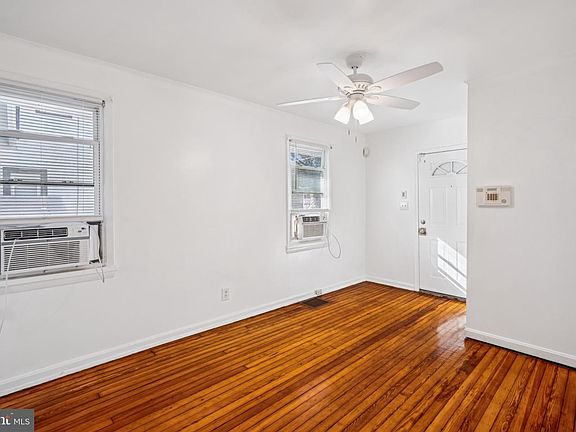 5th image of 4317 Lawrence St