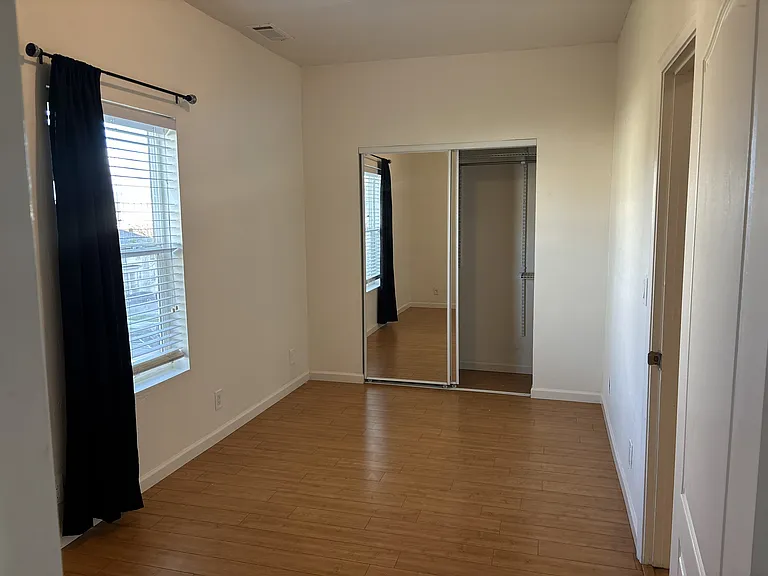 330 Capitol St #C — Photo 35