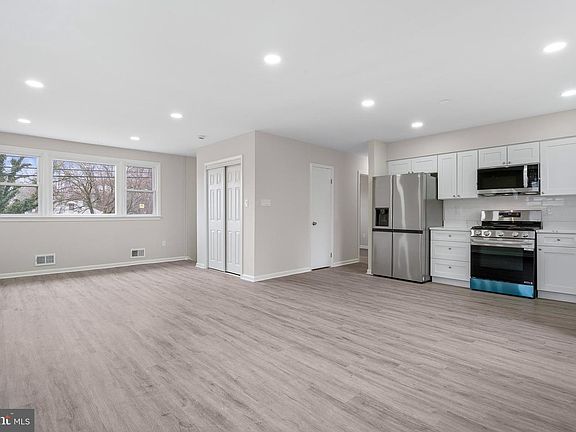 4th image of 7804 Darcy Rd