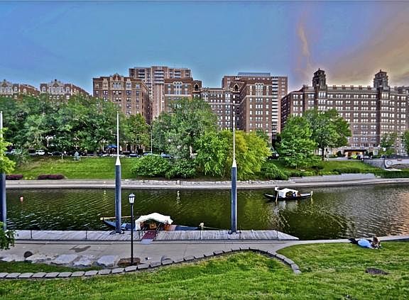4th image of 229 Ward Pkwy APT 404B