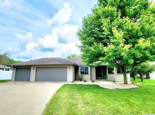 605 Birch Ct, Mason City, IA 50401