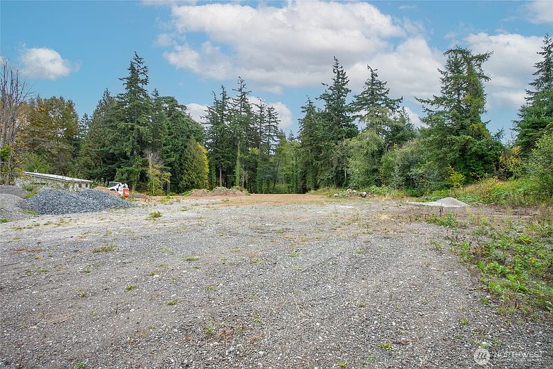 4th image of 4154 Pacific Highway
