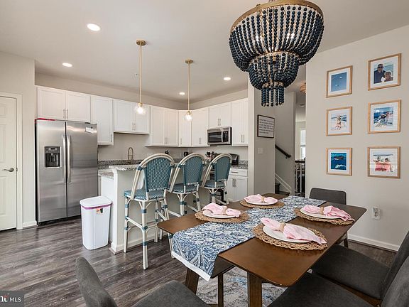 5th image of 408 Crowberry Cir