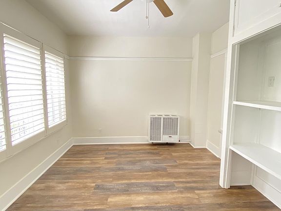 3rd image of 959 E Broadway #11158714