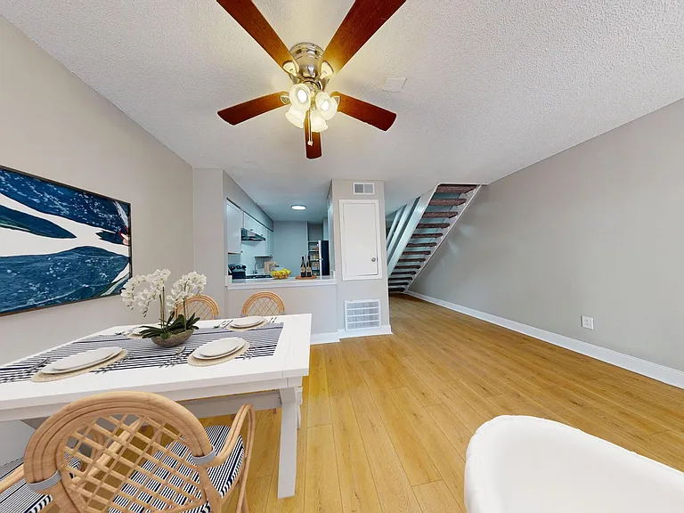 Gulf View Apartments — Photo 55