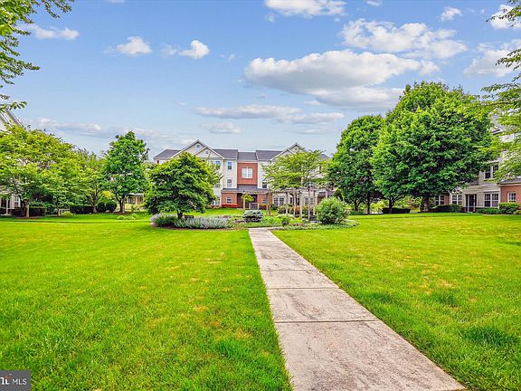3rd image of 303 Willrich Cir #303L