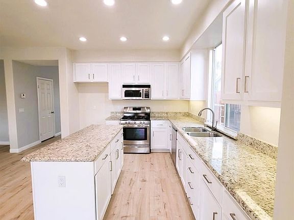 4th image of 591 Silverwood St